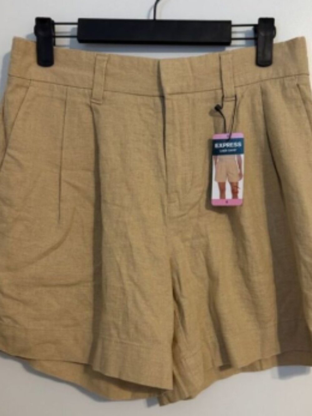 NWT Express High Rise Pleated Shorts Women's Size 6 Beige Linen Blend